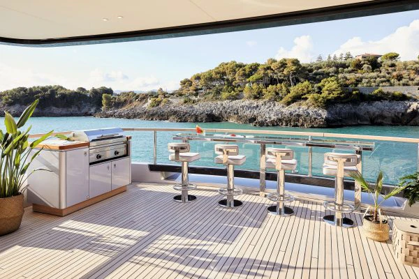 Benetti Oasis 40M 14-1-600x400