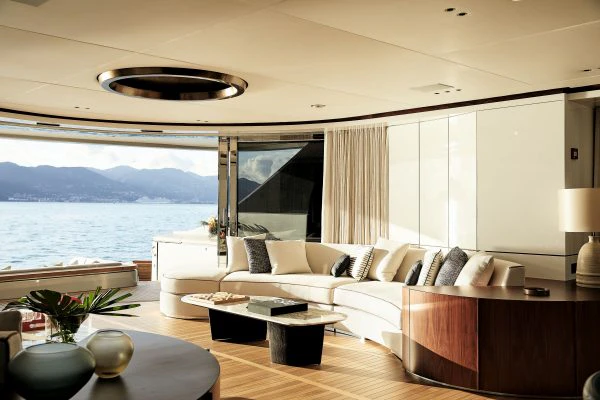 Benetti Oasis 40M 23-1-600x400