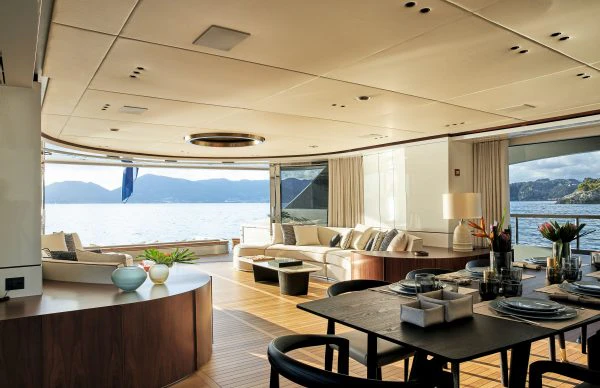 Benetti Oasis 40M 26-600x388