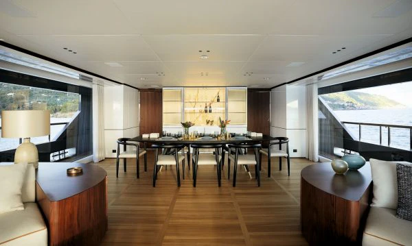Benetti Oasis 40M 28-600x359