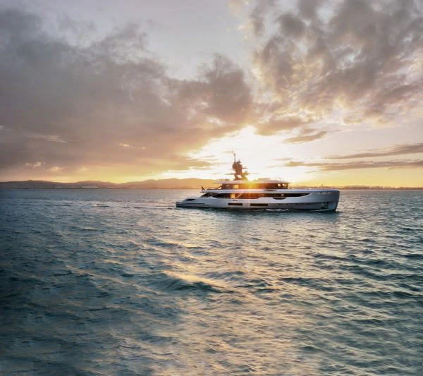 Benetti Oasis 40M 3-6-600x533