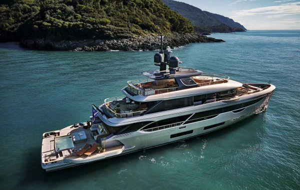 Benetti Oasis 40M 6-1-600x379