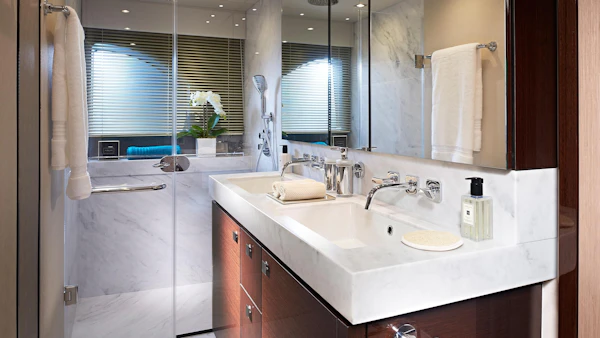 Sunseeker 76 Yacht 76-yacht-17