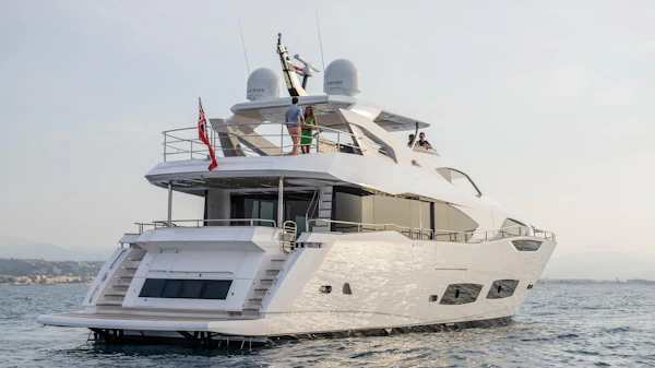 Sunseeker 95 Yacht 95-yacht-02
