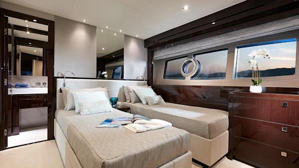Sunseeker 95 Yacht 95-yacht-07