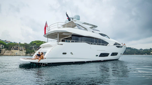 Sunseeker 95 Yacht 95-yacht-12