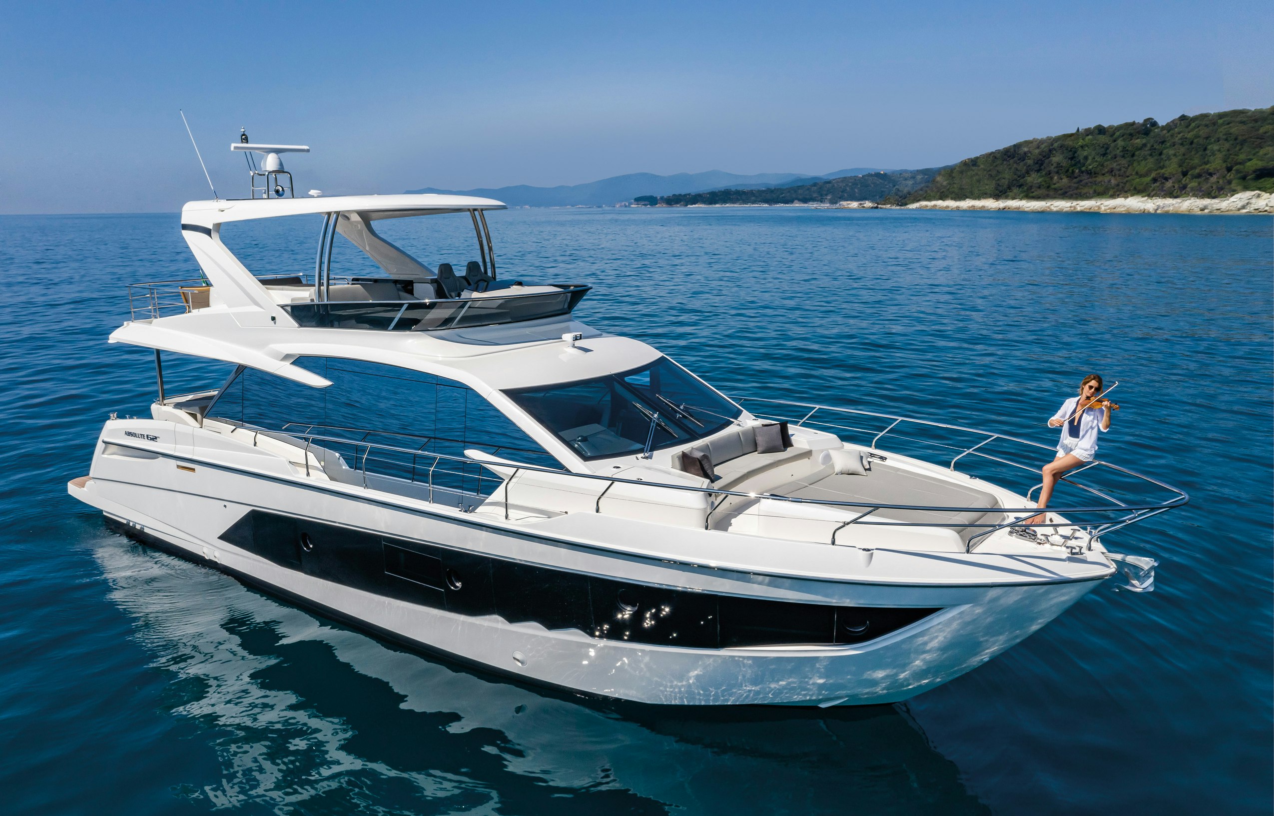 absolute yachts 62 fly price