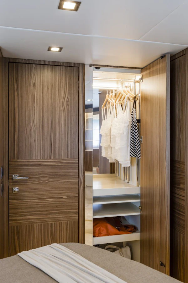 Absolute 60 Fly Absolute60Fly_Interior_12