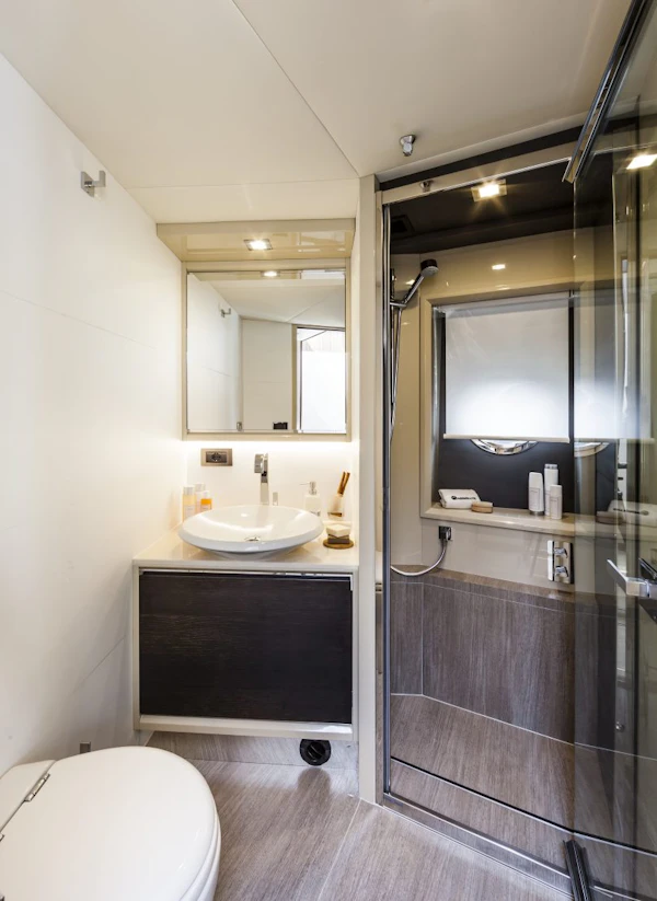 Absolute 60 Fly Absolute60Fly_Interior_18