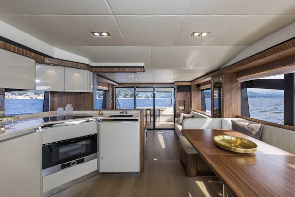 Absolute 60 Fly Absolute60Fly_Interior_3