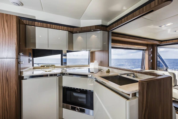 Absolute 60 Fly Absolute60Fly_Interior_5