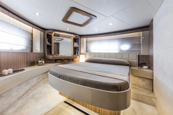 Absolute 60 Fly Absolute60Fly_Interior_7