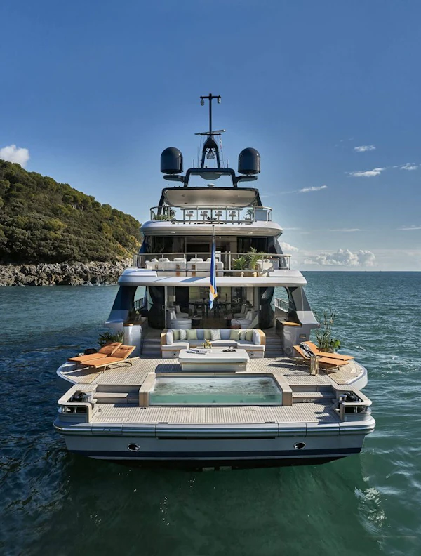 Benetti Oasis 40M DJI_0766-2-758x1000