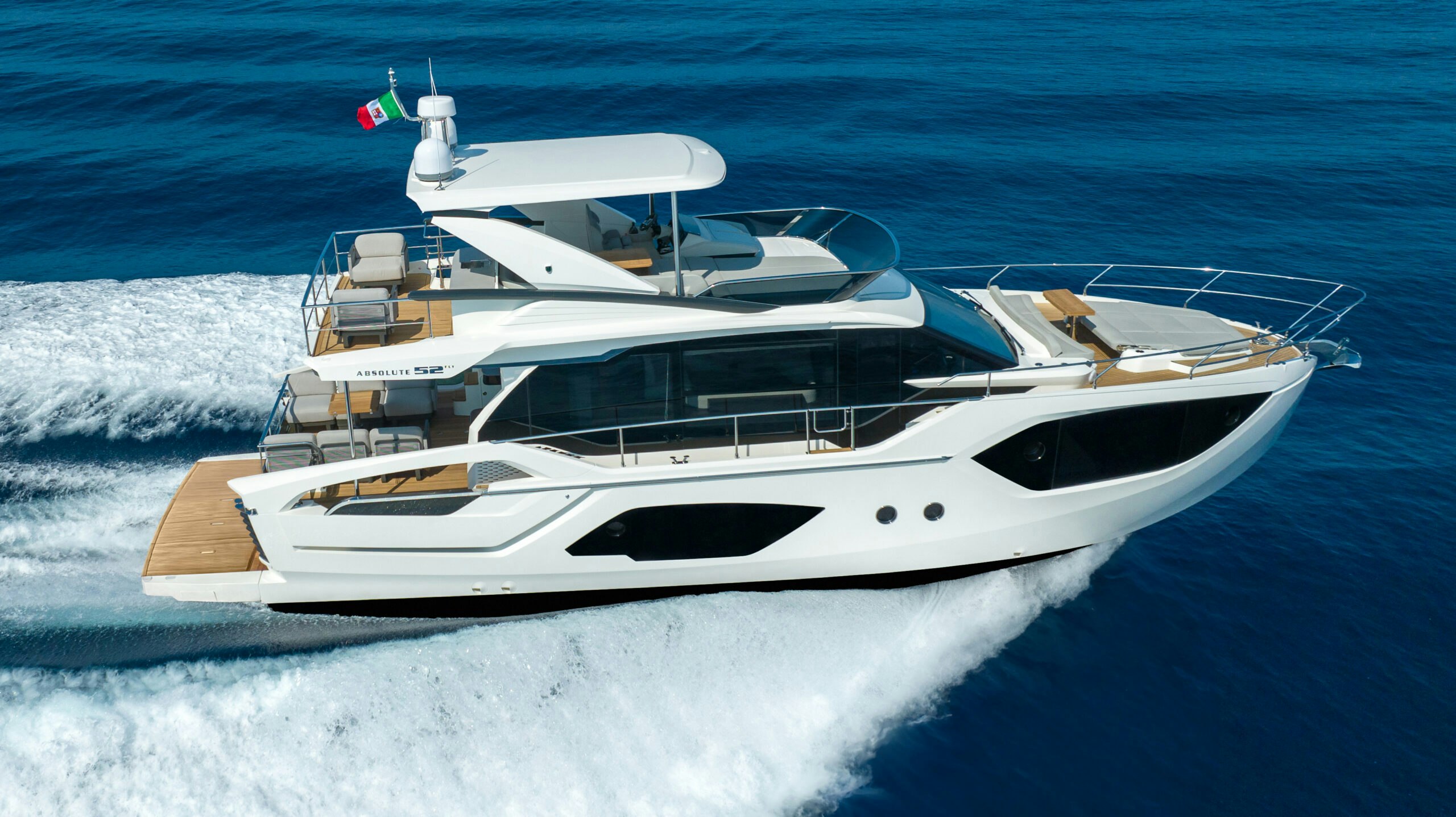 absolute yachts 52 fly