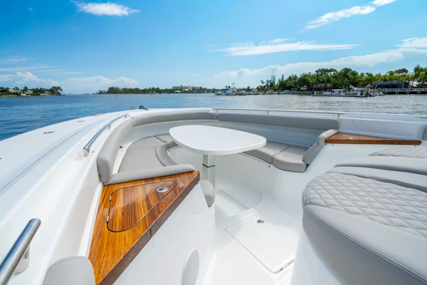 HCB Estrella 65 2026-hcb-65-estrella---n64868---whisper-grey-5
